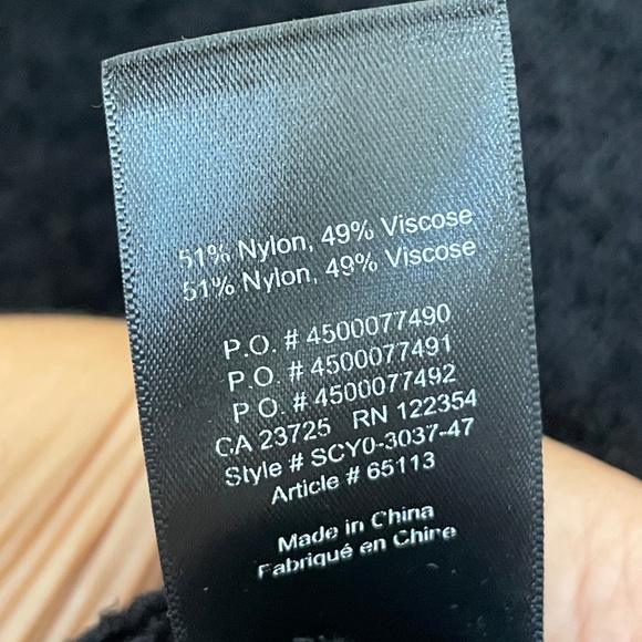 Aritzia The Group by Babaton Mock Neck 1/4 Zip Chenille Sweater Black M - Picture 4 of 6